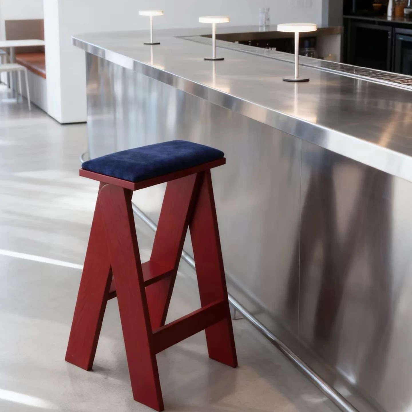 เก้าอี้บาร์ไม้เนื้อแข็งพับได้ส - Commercial Kitchen Small Space บทวิจารณ์และราคา